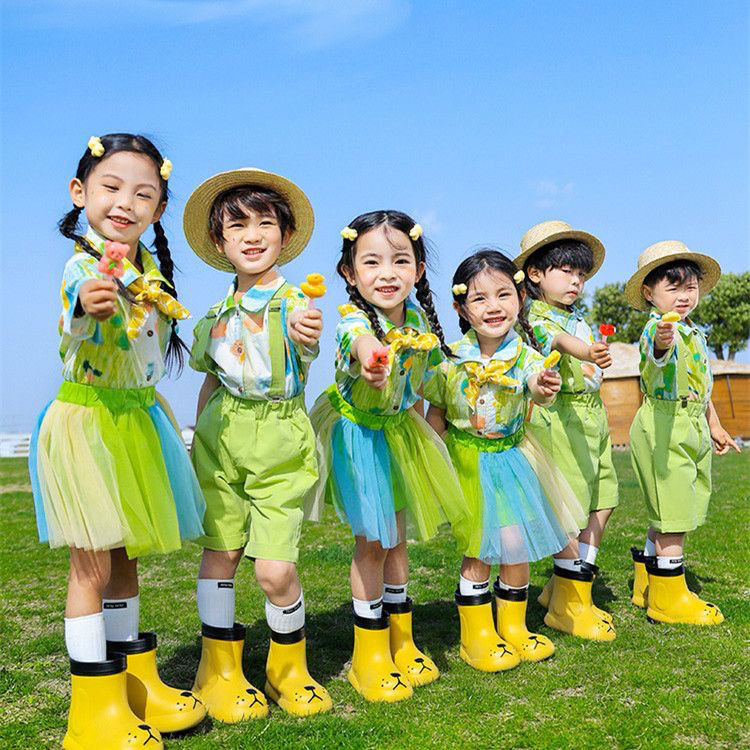 Set Foto Hari Olahraga Laki-laki dan Perempuan untuk Wisuda Costumes