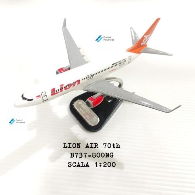 Replika Miniatur Pesawat Lion Air B737-800Ng