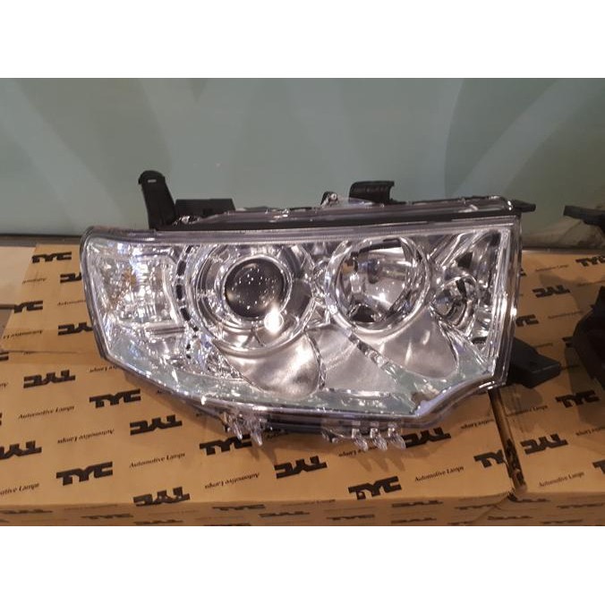 Headlamp Lampu Depan Mitsubishi Pajero Sport