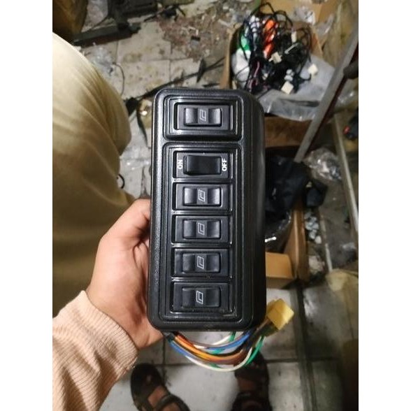 PE - SWICTH SAKLAR POWER WINDOW UNIVERSAL KIJANG ROVER