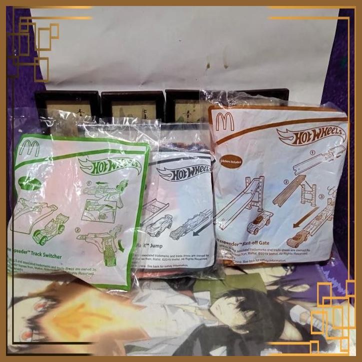 [R28] happy meal mcd hot wheels 2020