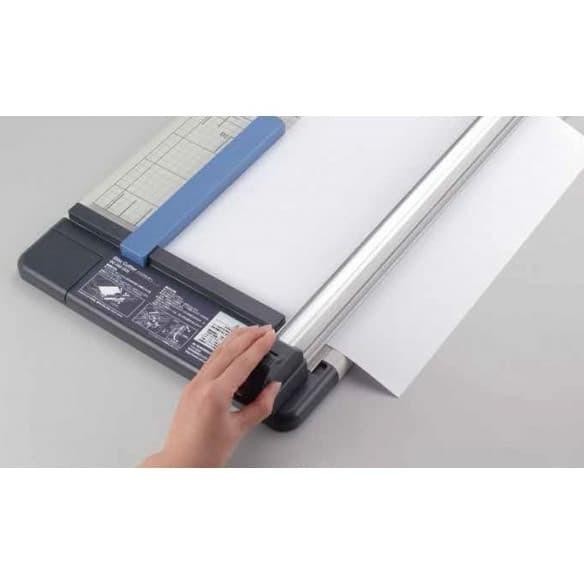 

ALAT PEMOTONG KERTAS A2 / PAPER CUTTER CARL DC-250