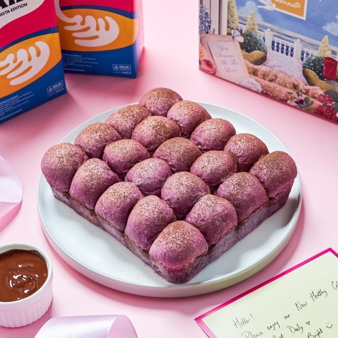 

(VEGAN) UBE OAT BUNS WITH TRIPLE CHOCOLATE