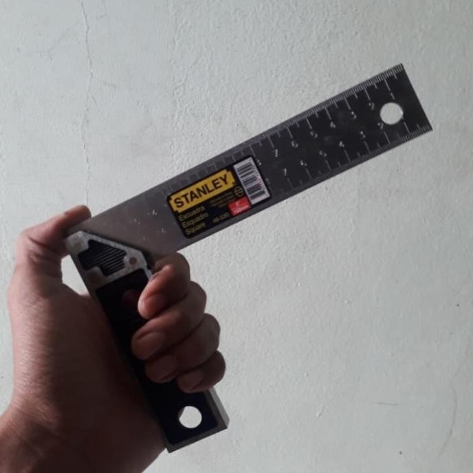 

Penggaris Siku 6" / 152Mm Try Square Professiona Stanley Stht46530-8