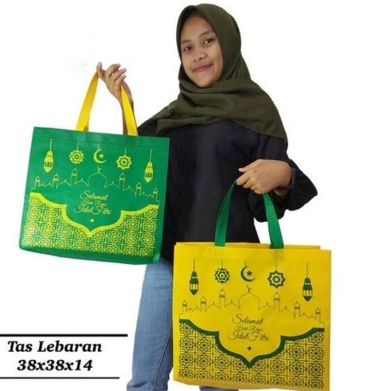 

Mega Sale TAS LEBARAN 38x45x8cm ISI 12pcs IDUL FITRI BESAR JUMBO SPUNBOND HANTARAN Murah