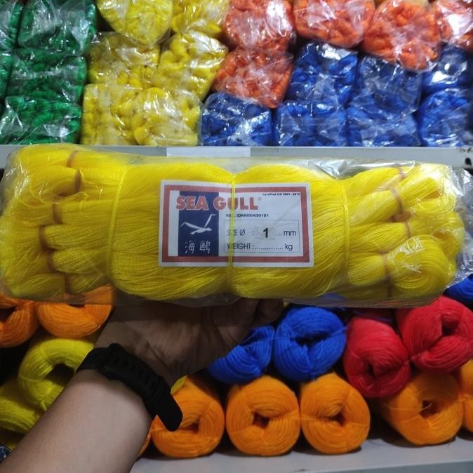 

Tali Tambang Plastik Kecil 1 Mm Hank Per Bungkus Isi 20 Pcs New Stok