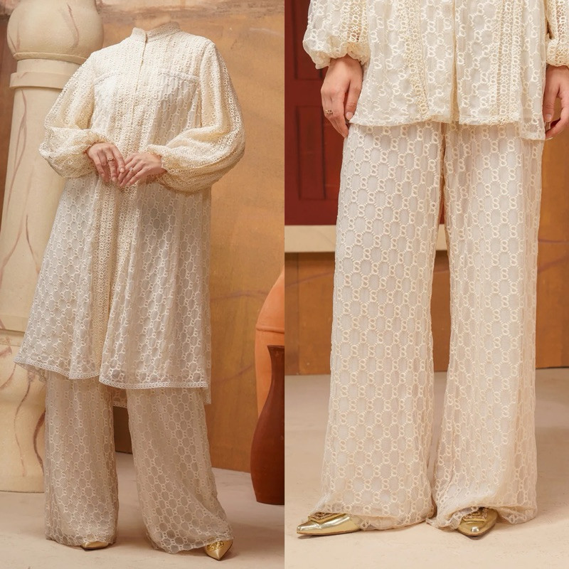 [baca deskripsi⚠️] BUTTONSCARVES RAYA MONOGRAM LACE OUTER CREAM BUTTONSCARVES MONOGRAM CULOTTE PANTS