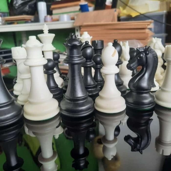 Buah Catur Plastik Premium Type Kuda Nunduk. Original Dan Terpercaya