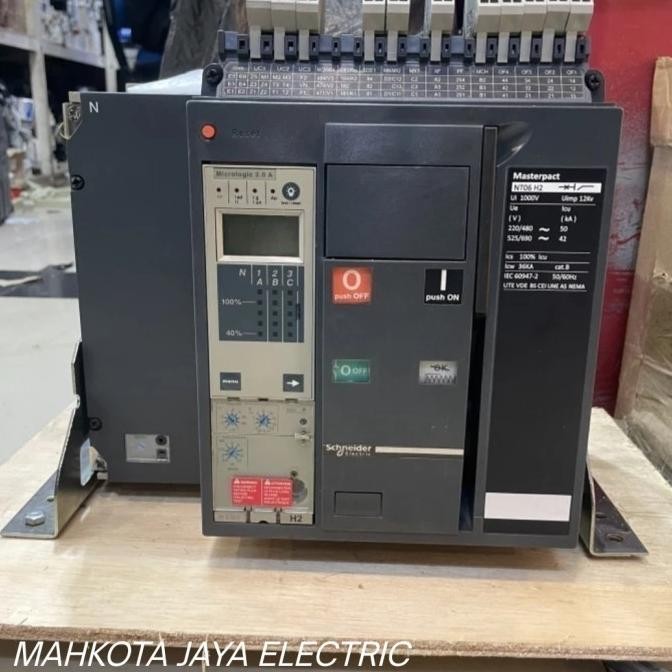 Schneider Acb Nt16 H2/Nt16H2 4P 1600A 50Ka Micrologic 2.0 A Di Lengkapi Gear Motor Acb,Mn,Mx New Sto