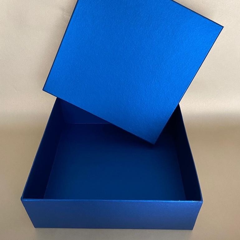 

Gift box Hitam 30X30X10