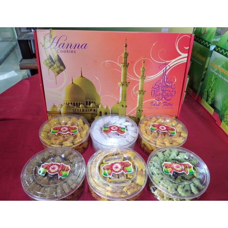 

Kue Kering Hanna Isi 6 Toples Bandung / Kue Kering Lebaran Idul Fitri Murah Paket Hampers Lebaran Bandung