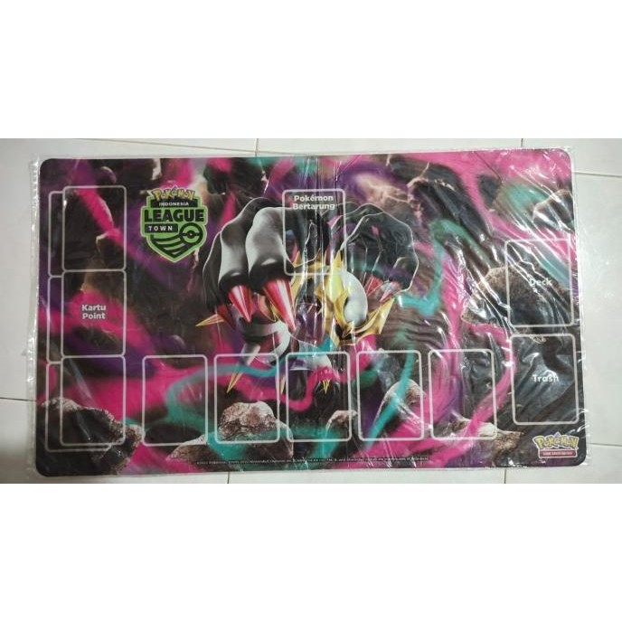 Playmat Pokemon Official Giratina Town League