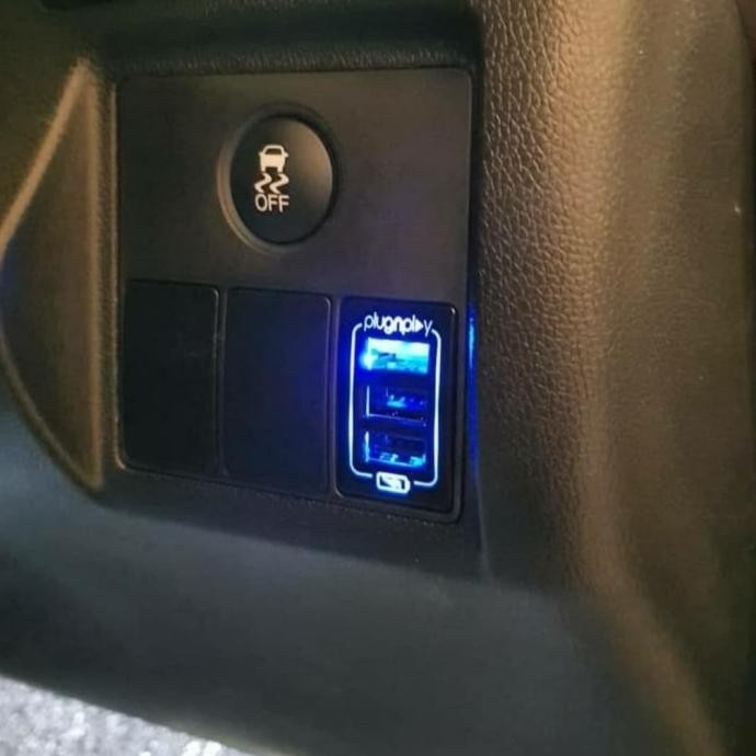 HRV 2014- USB fast charging honda socket plug & play charger hp mobil