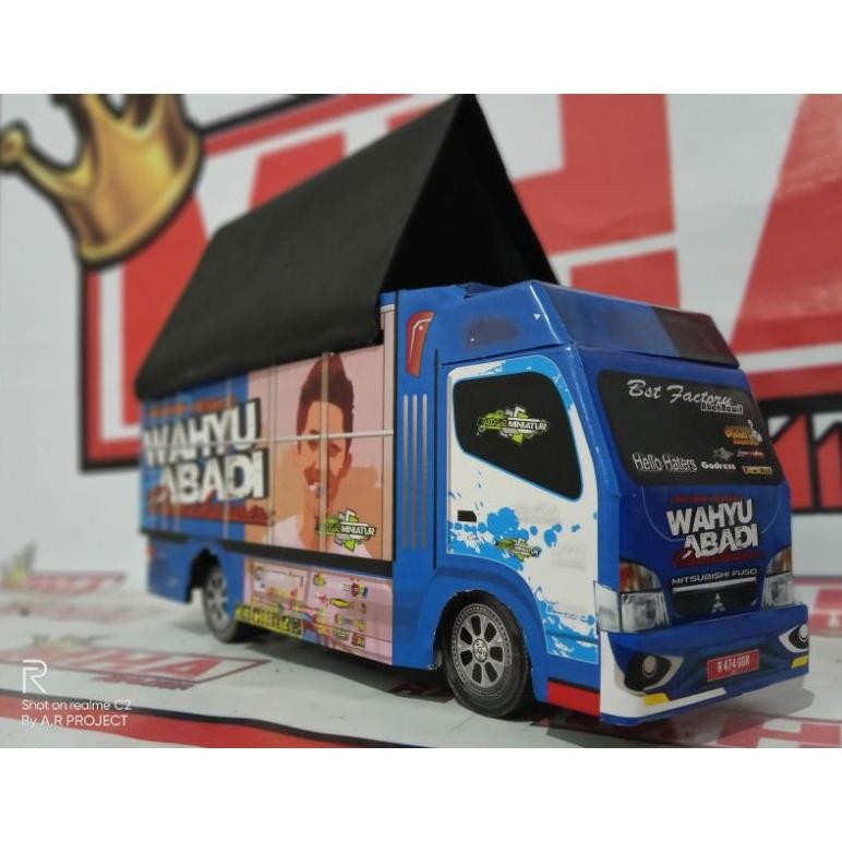 Miniatur truck oleng Wahyu Abadi biru remote control baterai cas