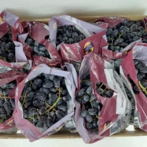

Murah Buah Anggur Hitam/Black Autumn Seedless 1 Box