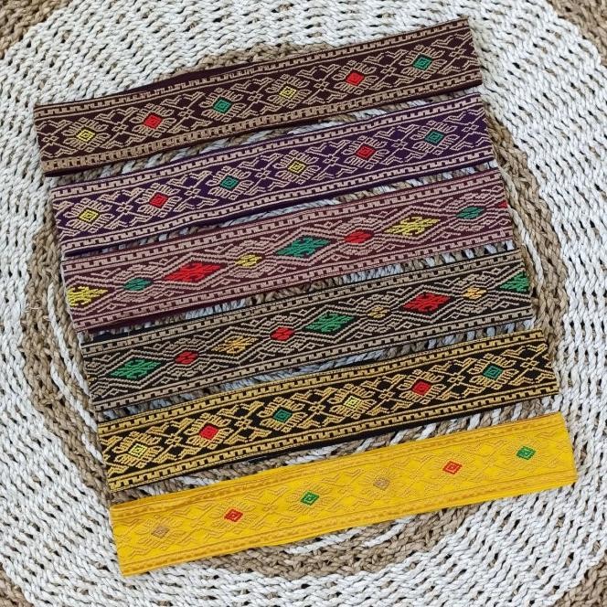 OBI BORDIR BALI SELENDANG SONGKET UNTUK BERKEBAYA