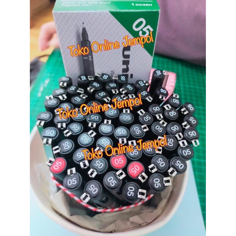 

Tersedia Uni 0.5 Fine Line Drawing Pen 915387 Pin 05-200 Black Pulpen Atk0931Un