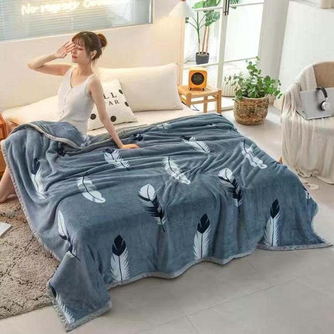 Selimut Bulu Halus Ukuran KING180x200 List Motif Bulu Murah Berkualitas Kado Kain