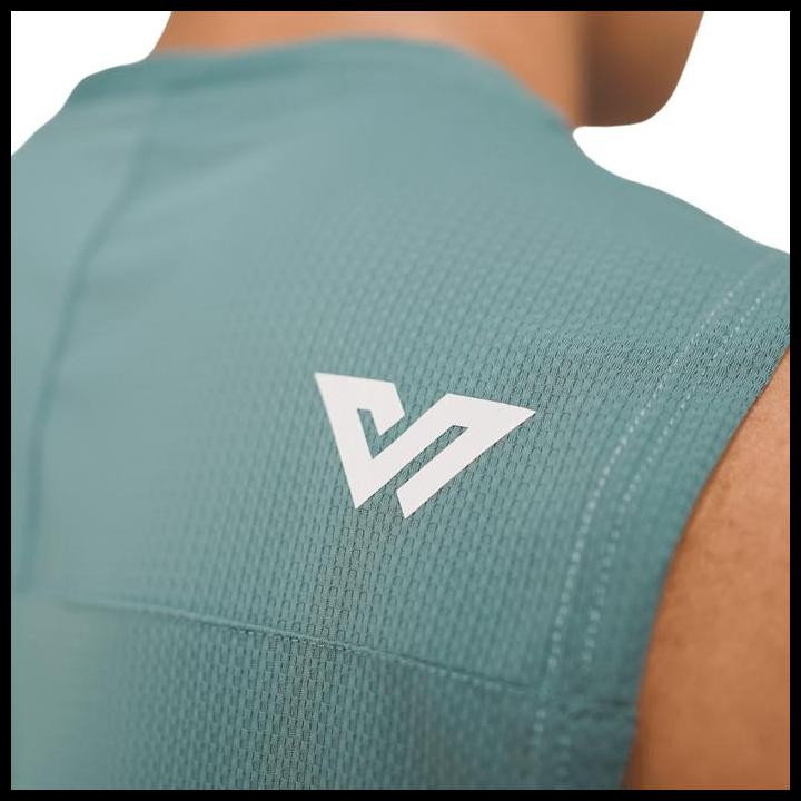 Whittaker Luxe Deep Cut #2108 / Deep Cut / Tank Top / Kaos Singlet Original Best Seller