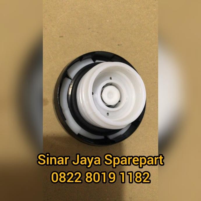 Tutup Tangki Solar Toyota Hilux Innova Fortuner Model Plastik Original