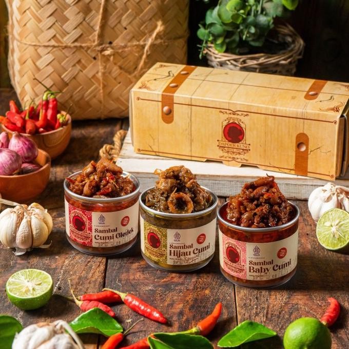 

Paket Sambal Cumi Cumi an - Isi 3 DAPOER KUNO [150 Gram x 3pcs]