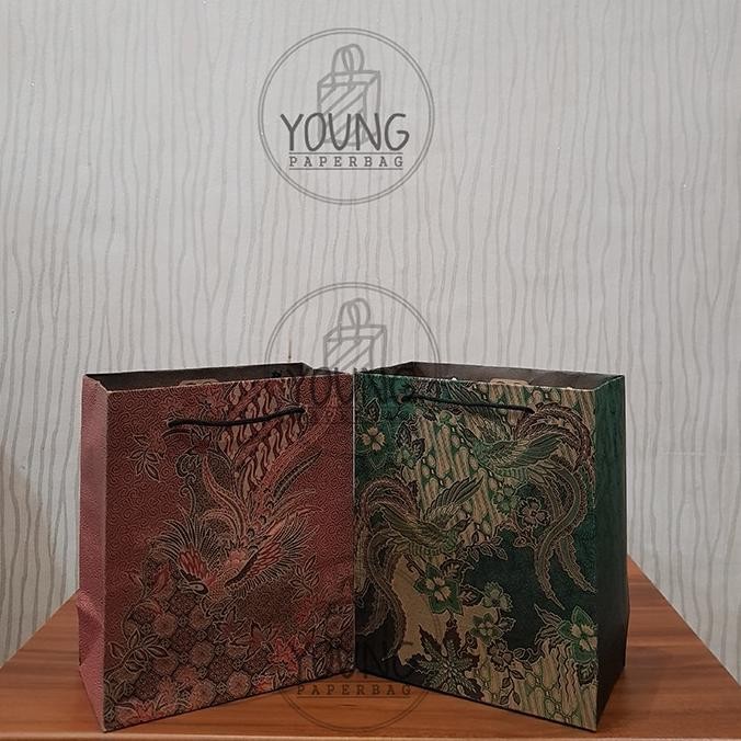 

Mega Sale Paper Bag / Tas Kertas Batik Mini Motif Burung Uk.15X8X18 (1 Lusin (12Pcs))