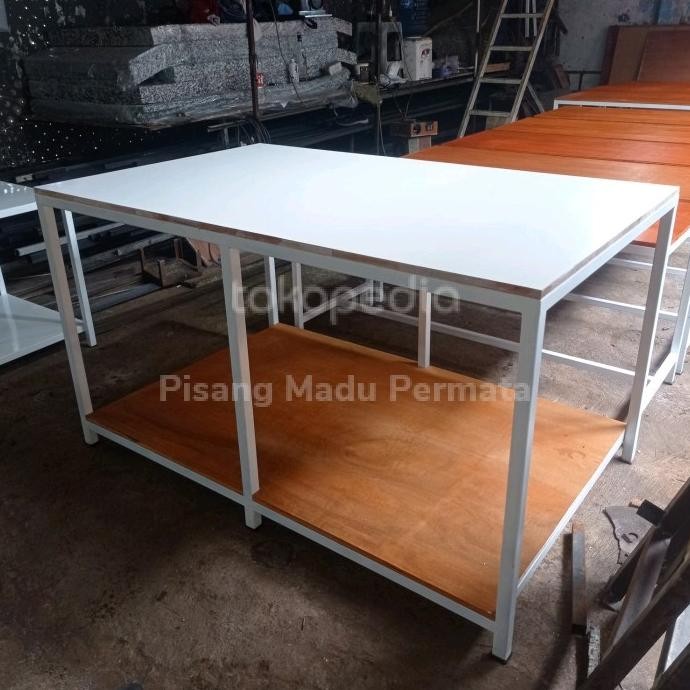 Meja Potong Pola Kain Konveksi