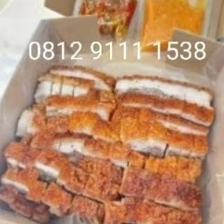 

babi panggang garing +sambal matah berat bersih matang (500 gr).ready setiap hari.