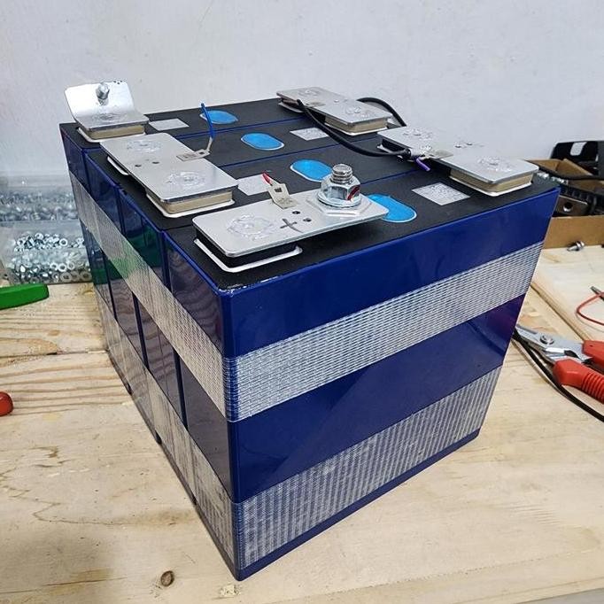 Battery Baterai Lifepo4 12V 150Ah Cell 2024