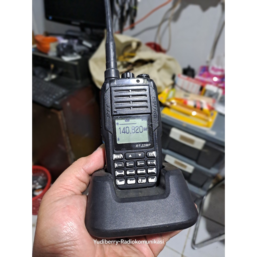 CHARGER Ht Radion Rt-22Wp Bekas CASAN DESKTOP  Ht RADION RT 11WP