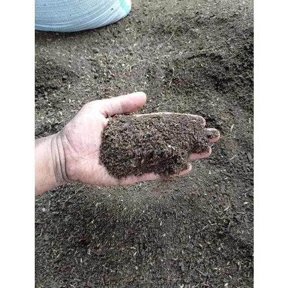 

Terlaris Pupuk Kandang Organik Kotoran Kambing Murni Kemasan 1 Kg