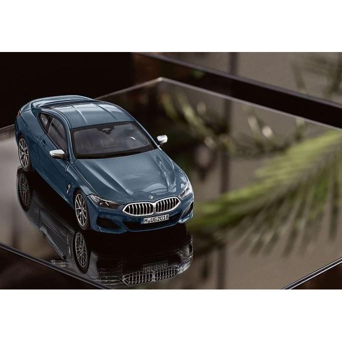 1:18 Original BMW G14 M850i 8 Series Barcelona Blue Miniatur Diecast