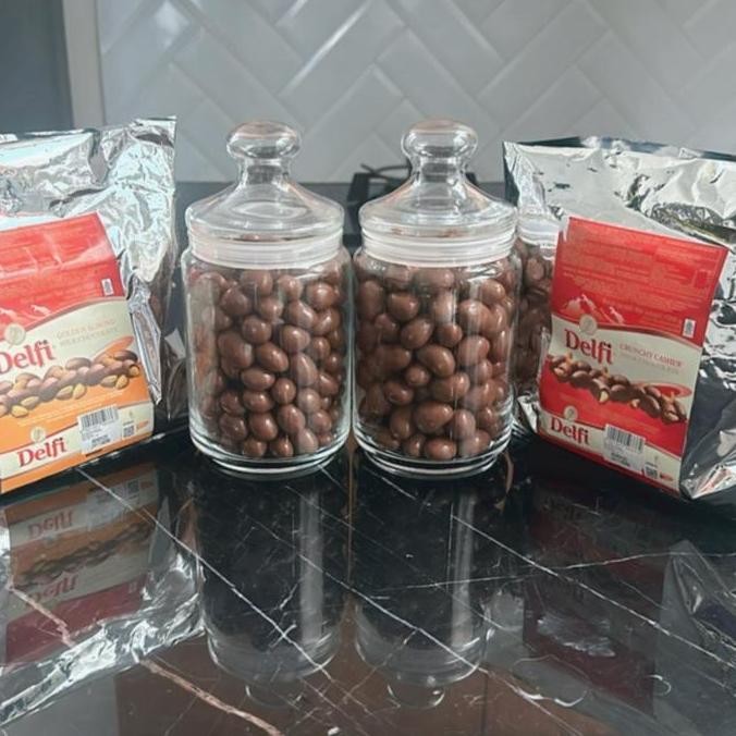 

HIW COKELAT DELFI isi kacang 1kg READY 1 TAHUN SEKALI