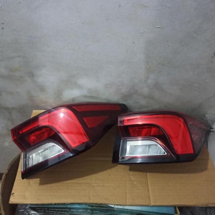 stoplamp avanza xenia veloz tahun 2020-2004 kanan original