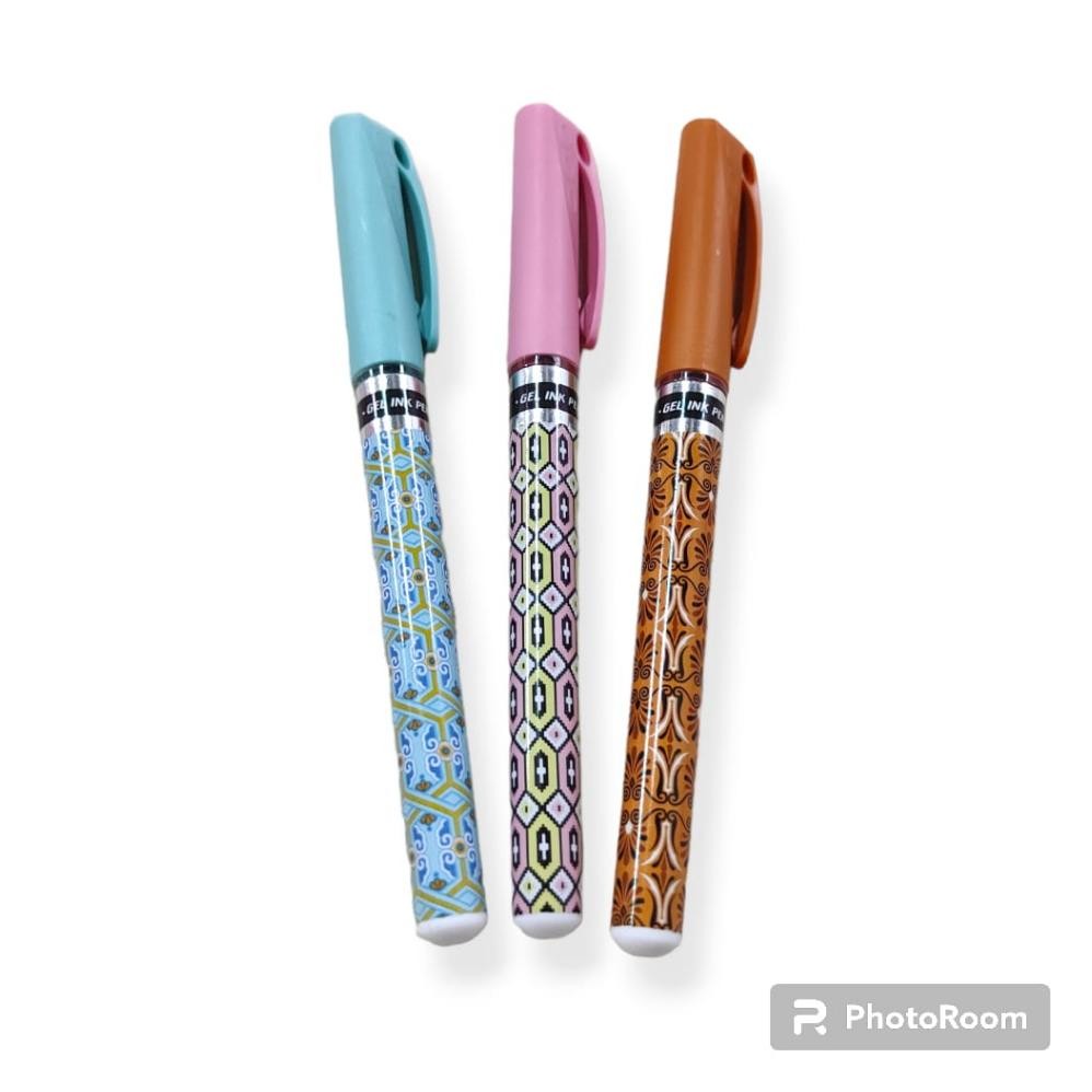 

KEKINIAN VANCO PULPEN GEL / GEL PEN INK 0.5 MM WARNA HITAM MOTIF BATIK ISI 12 PCS TERLARIS