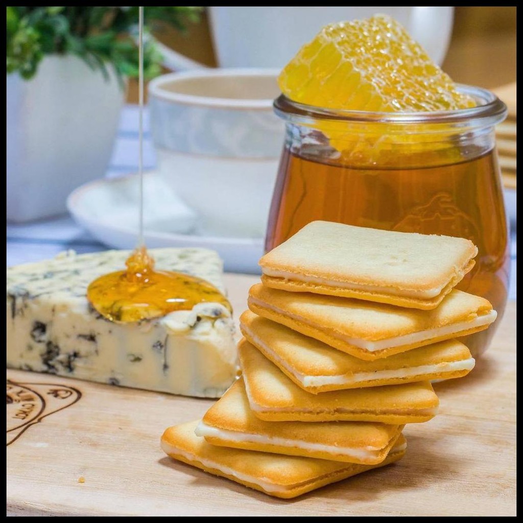 

TOKYO MILK CHEESE FACTORY 10PCS 100% ORIGINAL STOCK BISKUIT KEJU TOKYO JEPANG