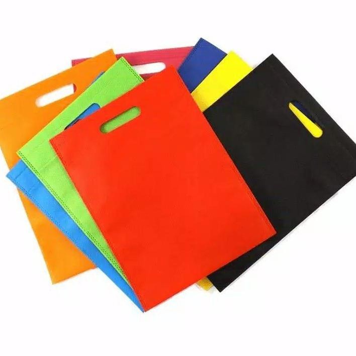 

Goodie Bag Oval 20X26 Mix Warna Paket Ekonomis 250Pc