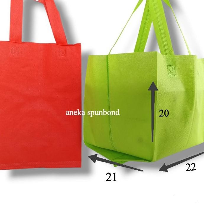 

Isi 12 Pcs Goodiebag Box 20X20 Tas Spunbond Semi Box