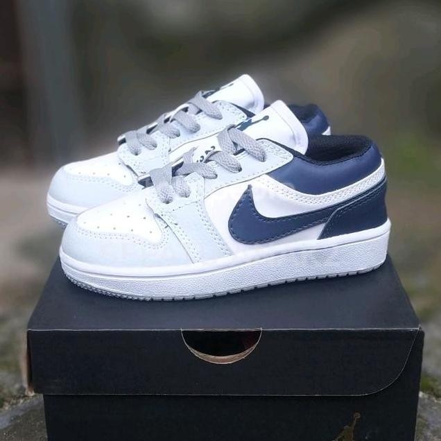Tersedia Sepatu anak laki perempuan cowok cewek sepatu jordan anak low abu navy