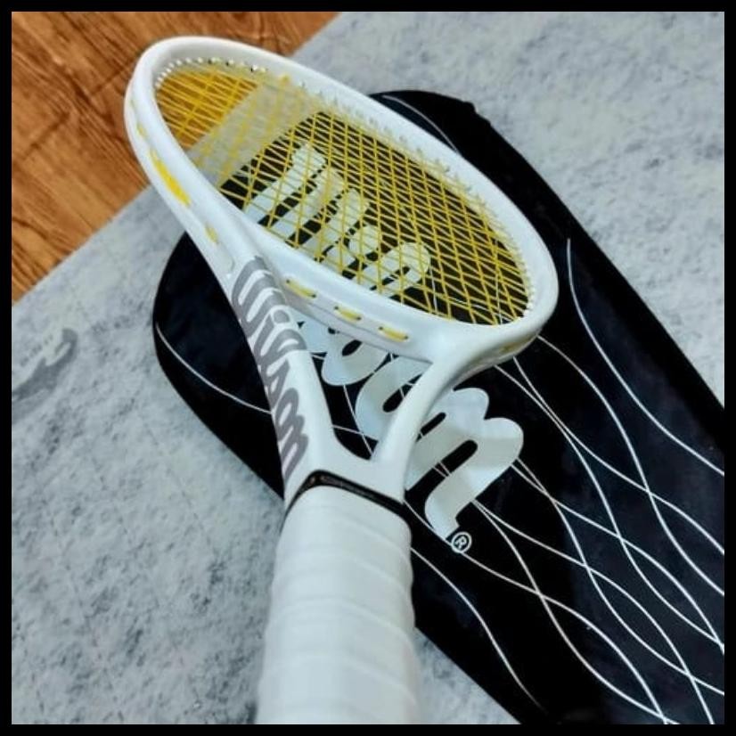 RAKET TENIS WILSON PRO STAFF 97L CARBON SIAP PAKAI - PUTIH