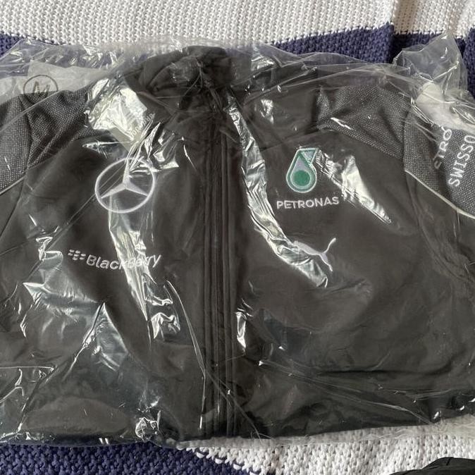 Mercedes-AMG F1 RARE 2014 Team Softshell Jacket. Jaket Unisex