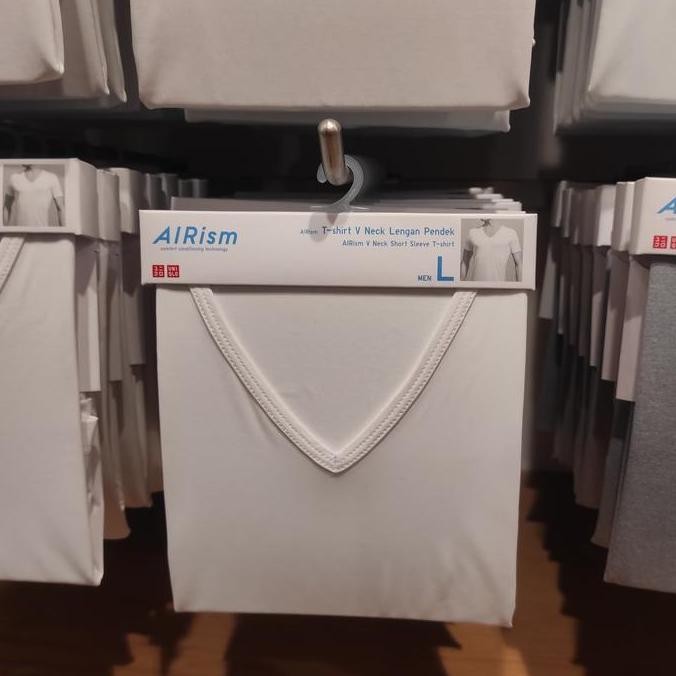 Uniqlo Men Airism Tshirt V Neck Lengan Pendek (Best Quality)