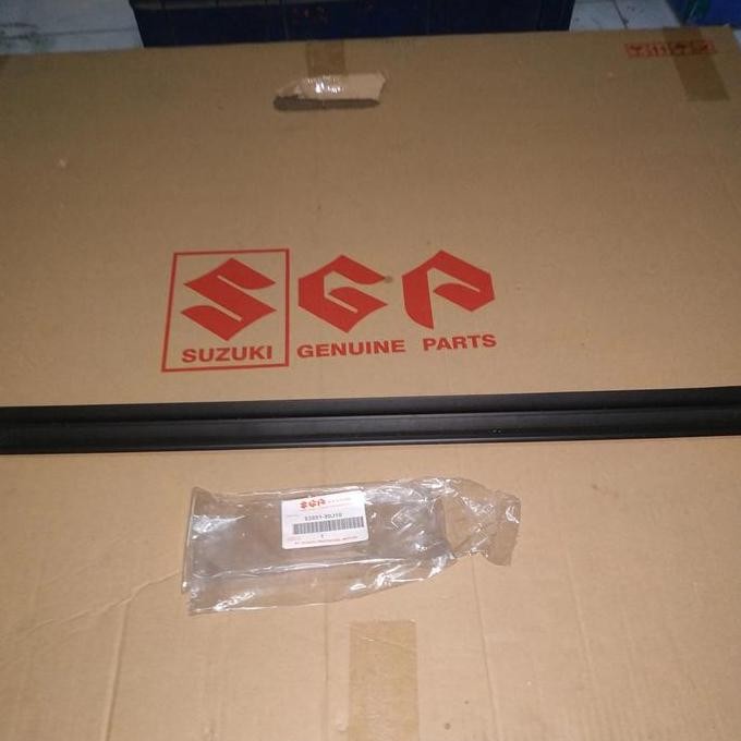 83851-80J10 Weatherstrip Fr Door Inner RH Suzuki SX4