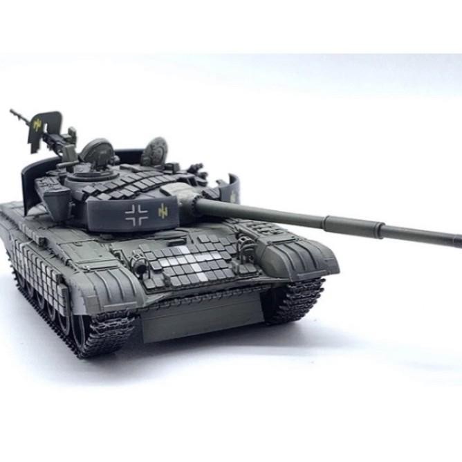 Diecast Tank Mbt T-72Av Ukrainian 1/72 By Artisan