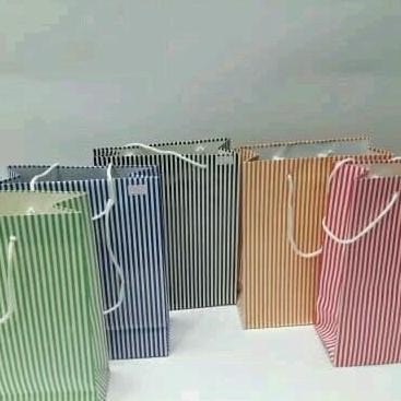 

ready stock paper bag buku salur /isi 12pcs /terlaris dan murah