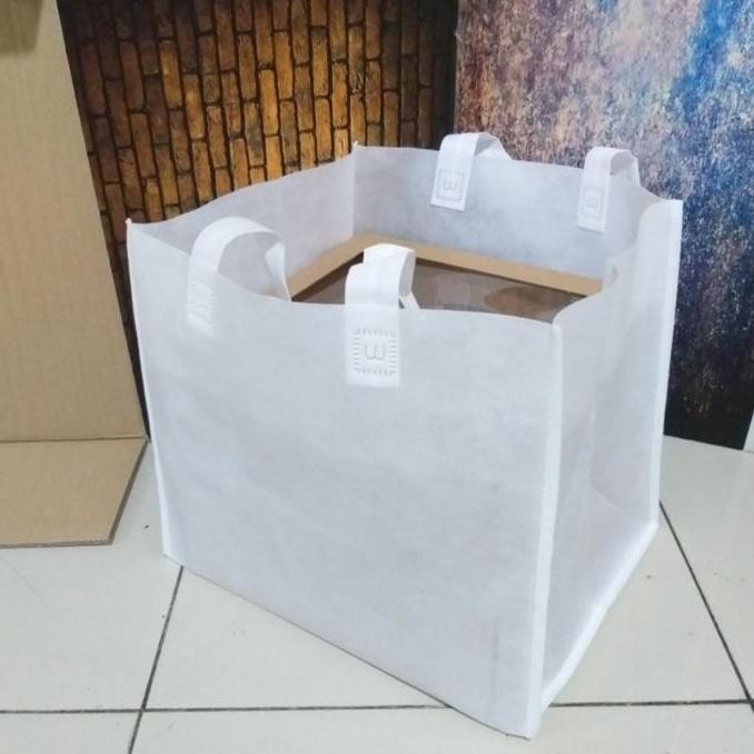 

ready stock tas kain spunbond ukuran 20/22/25 ( per pack isi 12pcs ) bahan Tebal