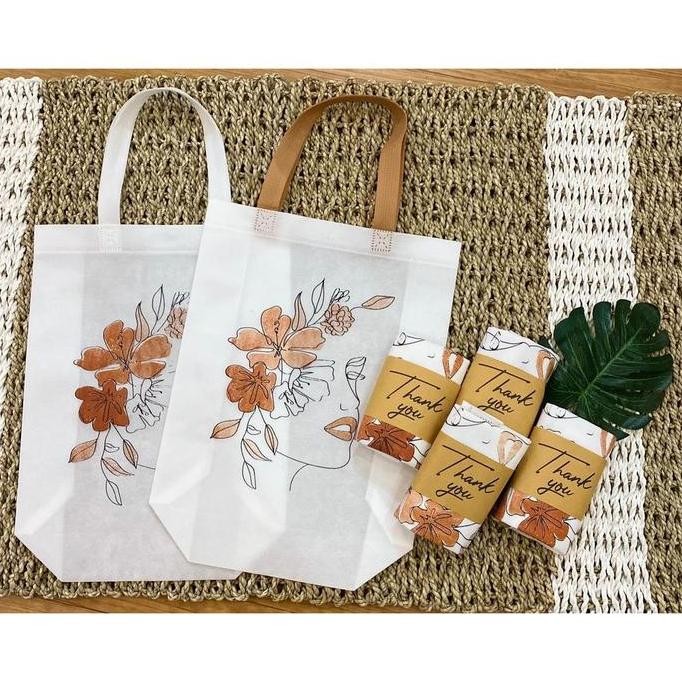 

ready stock (ISI 12 PCS ) Tas Goodie bag Souvenir (Ready Stok) spunbond abu\