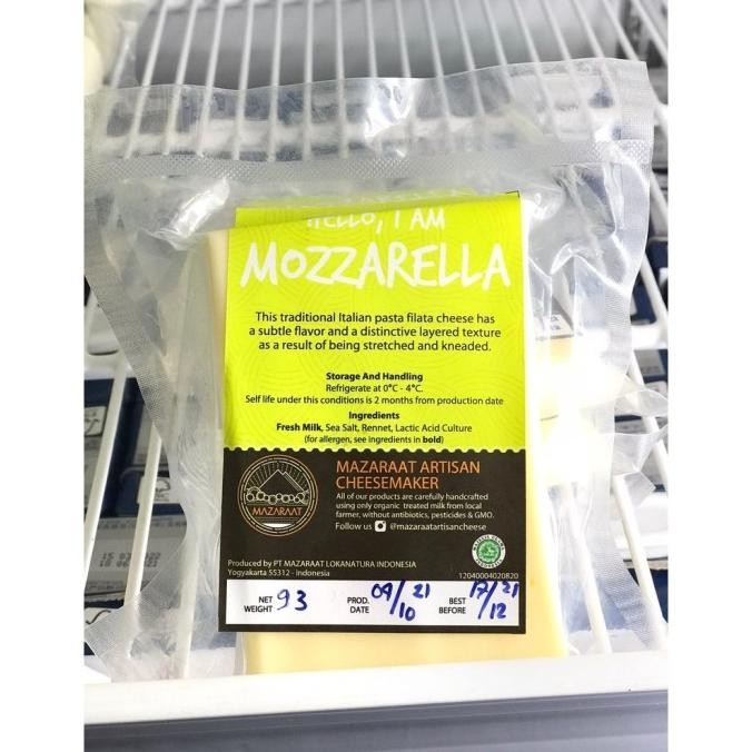 

(Expert) Mazaraat Mozarella Grass fed Cheese (Keju mozarella) 200 gr