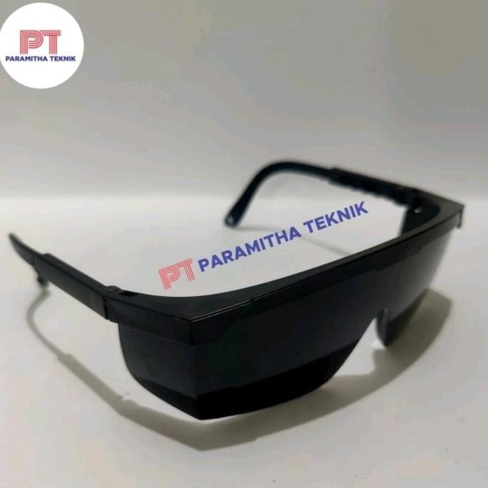 

Terlaris Kacamata Pengaman / Kaca Mata Las Hitam Pekat Din 12 Tidak Tembus / Google Safety / Safety Eye Glasses Black Solid