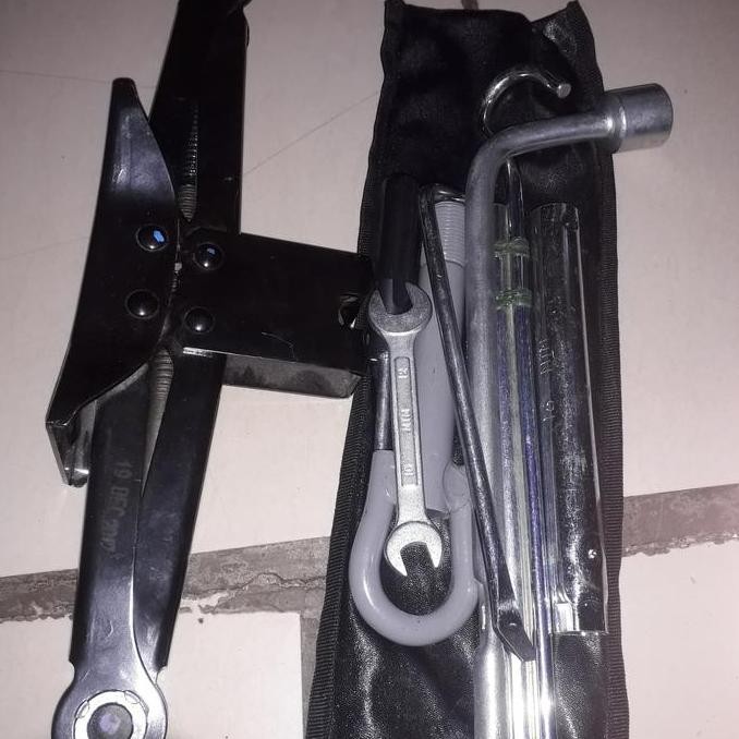 dongkrak mobil avanza ori